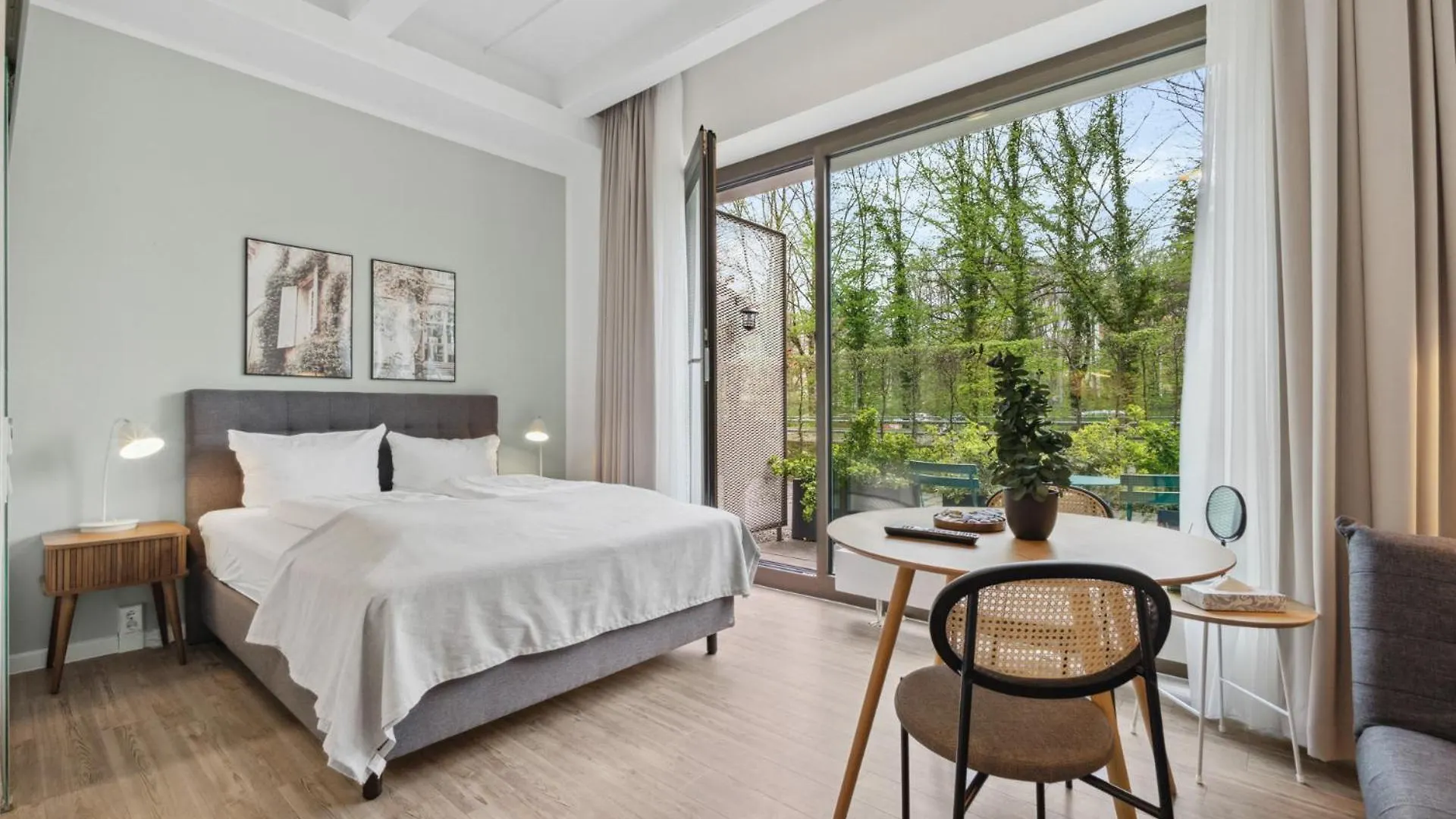 Limehome Munich Fritz-Erler Str contacts