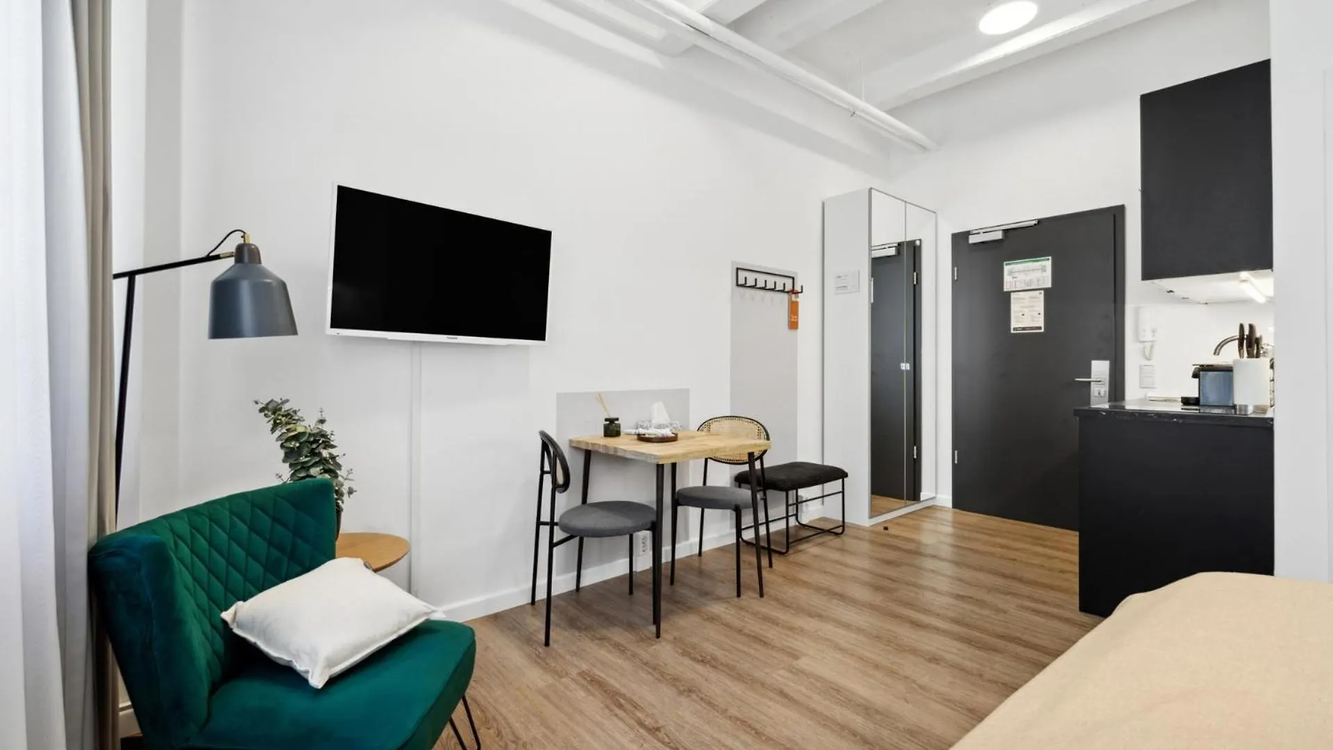 Limehome Munich Fritz-Erler Str Aparthotel