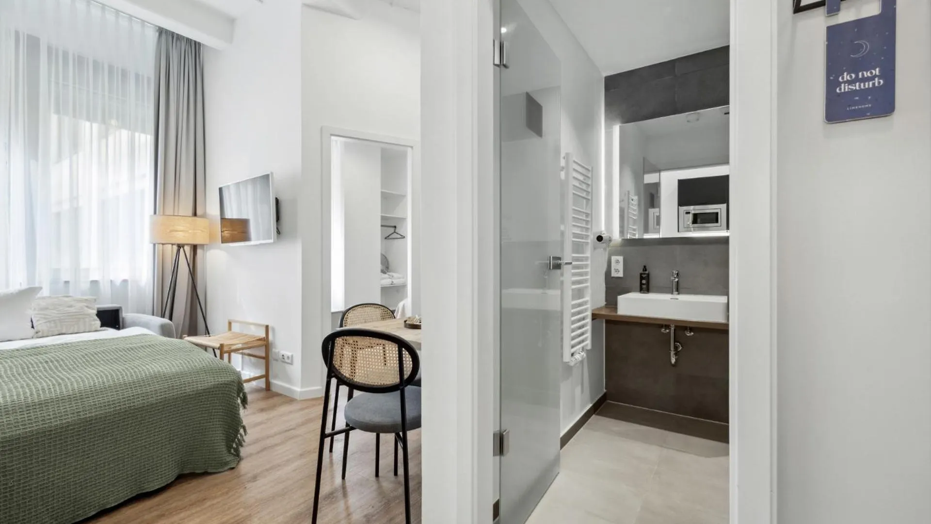 Limehome Munich Fritz-Erler Str 4*,
